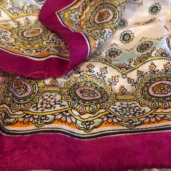 Vtg Vanette Creations Floral Medallion Silk Scarf Hand Rolled 22"x22" Pink - Picture 5 of 5